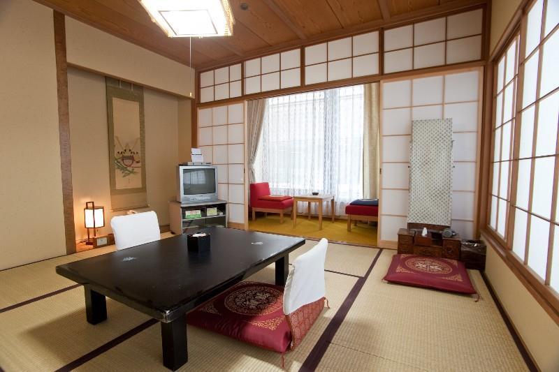 โรงแรมริวเมกัง โอชะโนะมิ ฮนเตง โรงแรม 4*